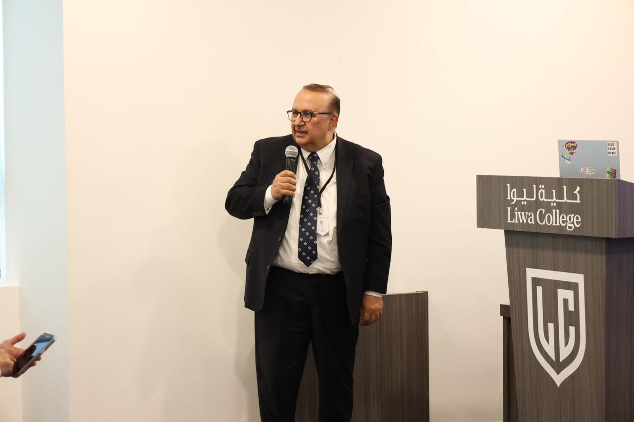 Professor Badran A. Badran speaking at a lectern